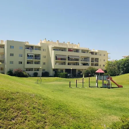 Ensoleillé Balcon Et Piscine, Proche Plages